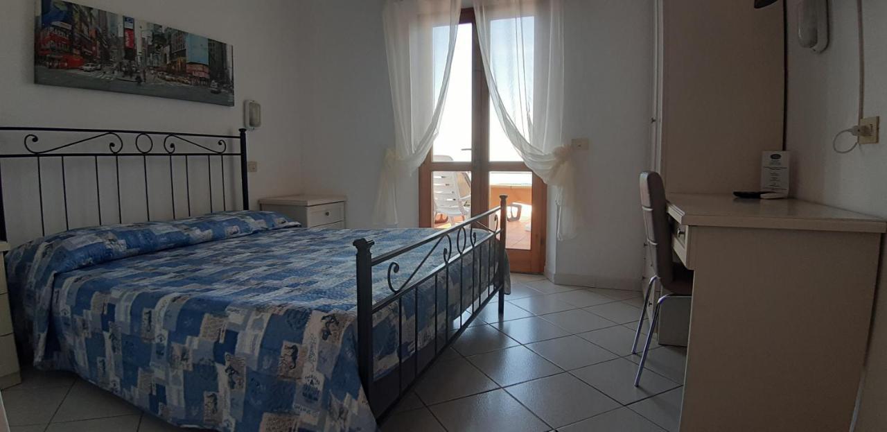Hotel Oleandro Marciana  Extérieur photo